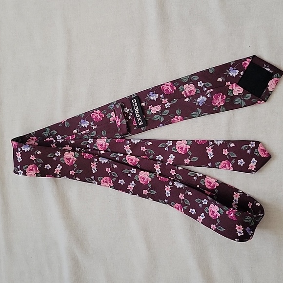 Express Tie - Picture 5 of 5